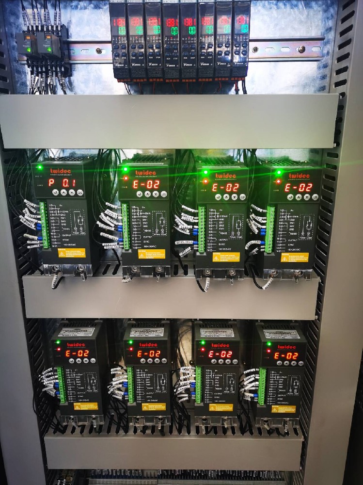电力调解器输出电压过低的原因息争决步伐有哪些？？？？？