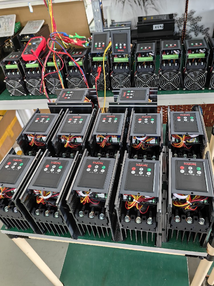 关于小功率且对精度要求极高的实验装备，，应怎样精准选型电力调解器？？？？？