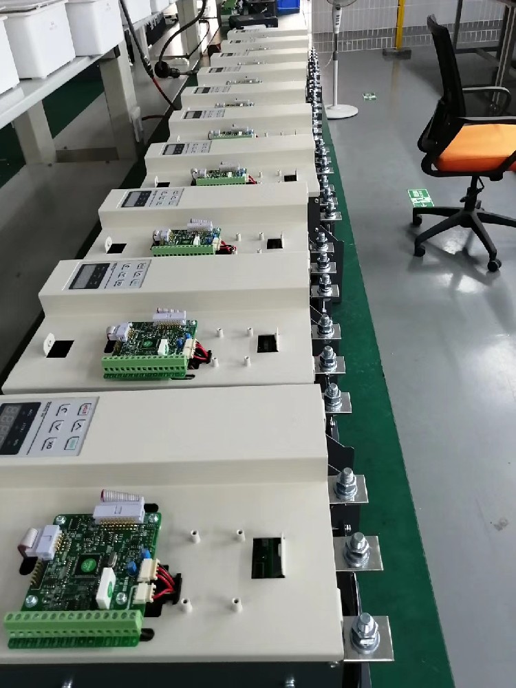 电力调解器与变频器在某些应用场景下功效有重叠，，，怎样决议使用哪一个？？？？